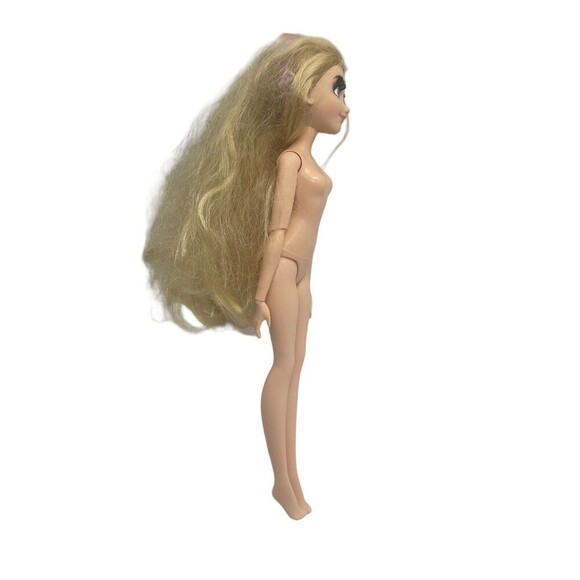 Disney Princess Rapunzel doll with Real Eyelashes - Picture 3 of 12